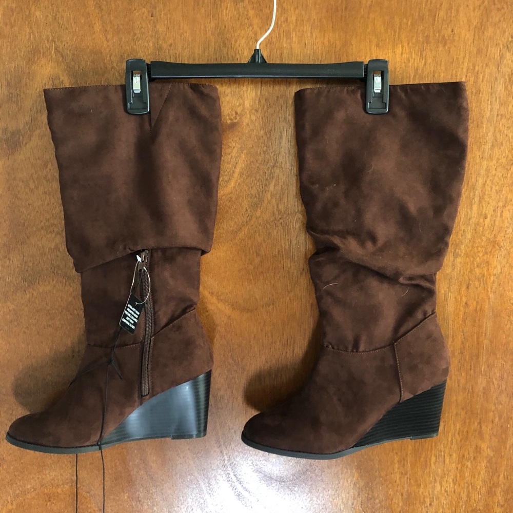St Johns size 8.5 wedge boot